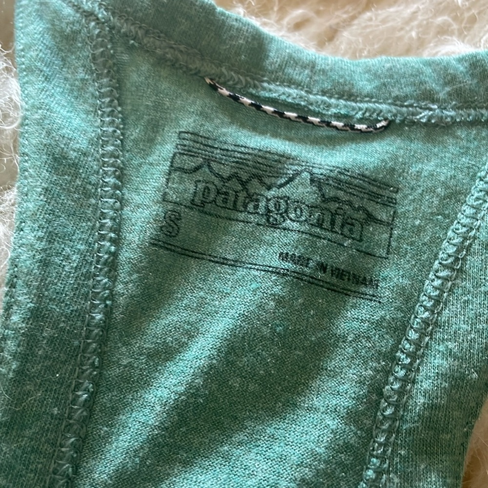 Patagonia Nine Trails tank - Picture 2 of 4